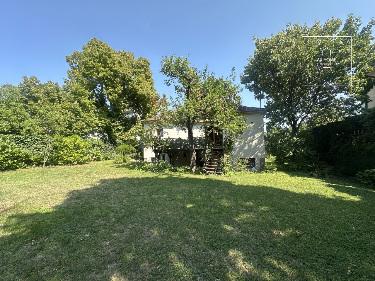 Stunning detached house for rent Budapest II. district, Rózsadomb