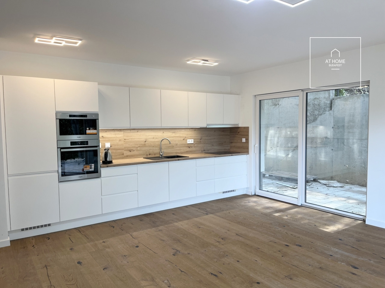 Ground floor 81 sqm panoramic apartment with 2 bedrooms in District III, Mátyáshegy