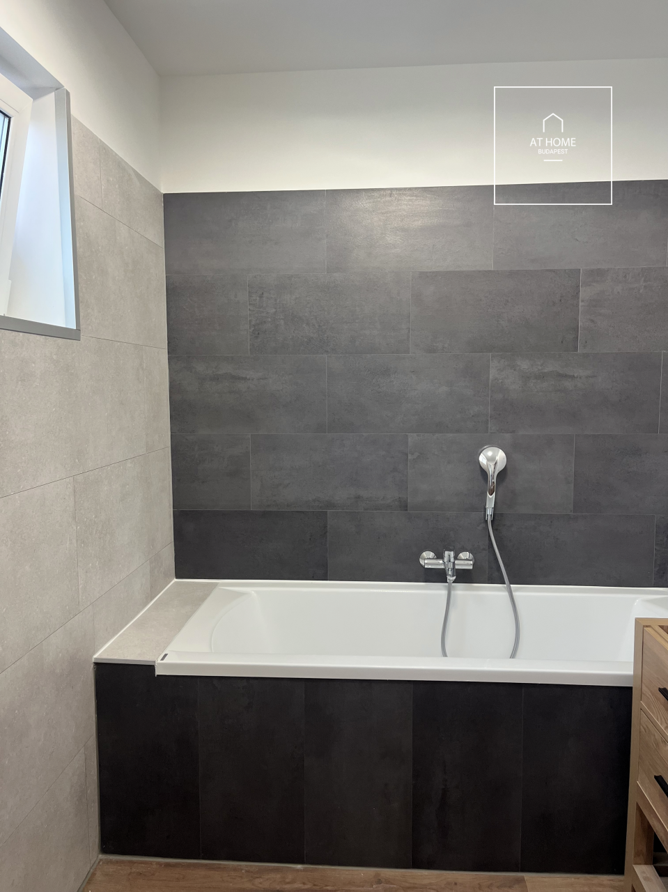 Ground floor 81 sqm panoramic apartment with 2 bedrooms in District III, Mátyáshegy