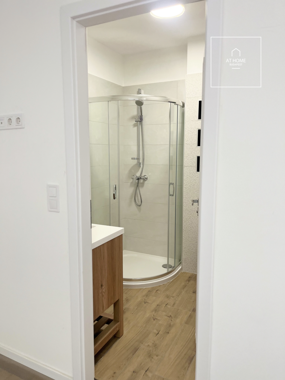 Földszinti 81nm-es 2 hálószobás panorámás lakás III. kerület, Mátyáshegy