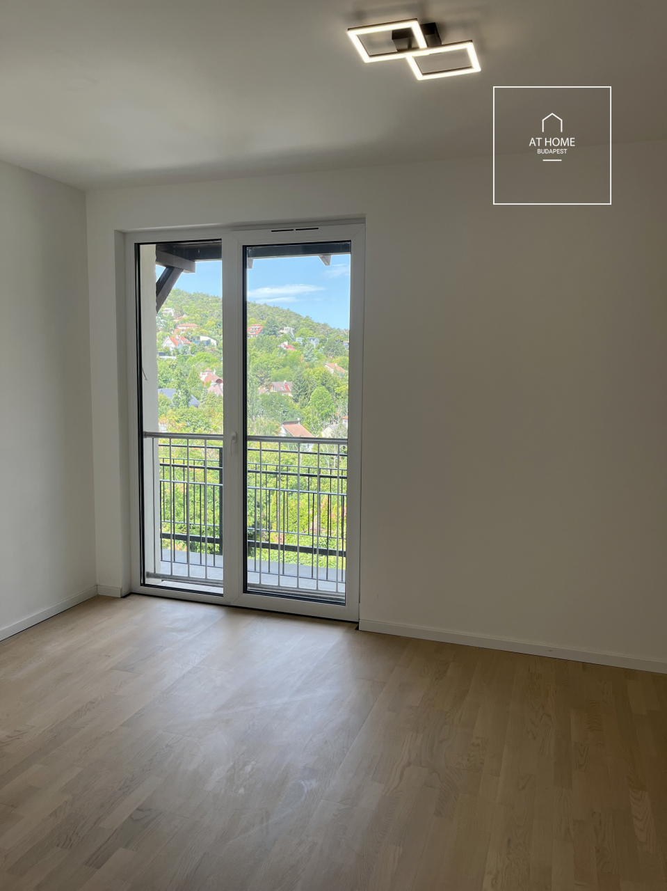 69 sqm panoramic second-floor apartment with 2 bedrooms in District III, Mátyáshegy