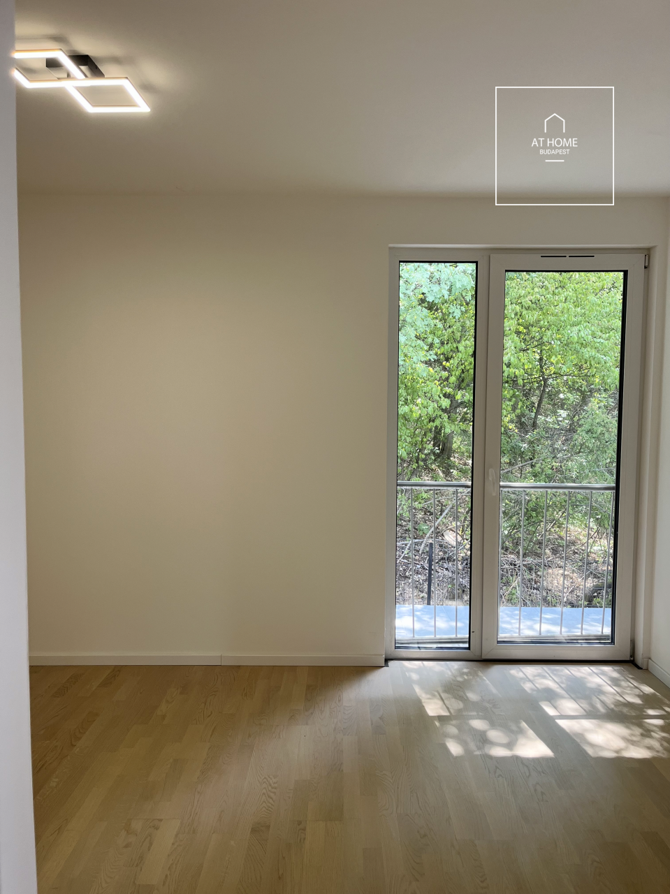 69 sqm panoramic second-floor apartment with 2 bedrooms in District III, Mátyáshegy