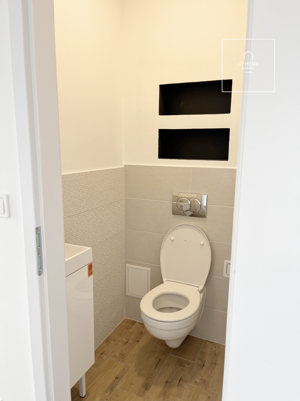 69 sqm panoramic second-floor apartment with 2 bedrooms in District III, Mátyáshegy