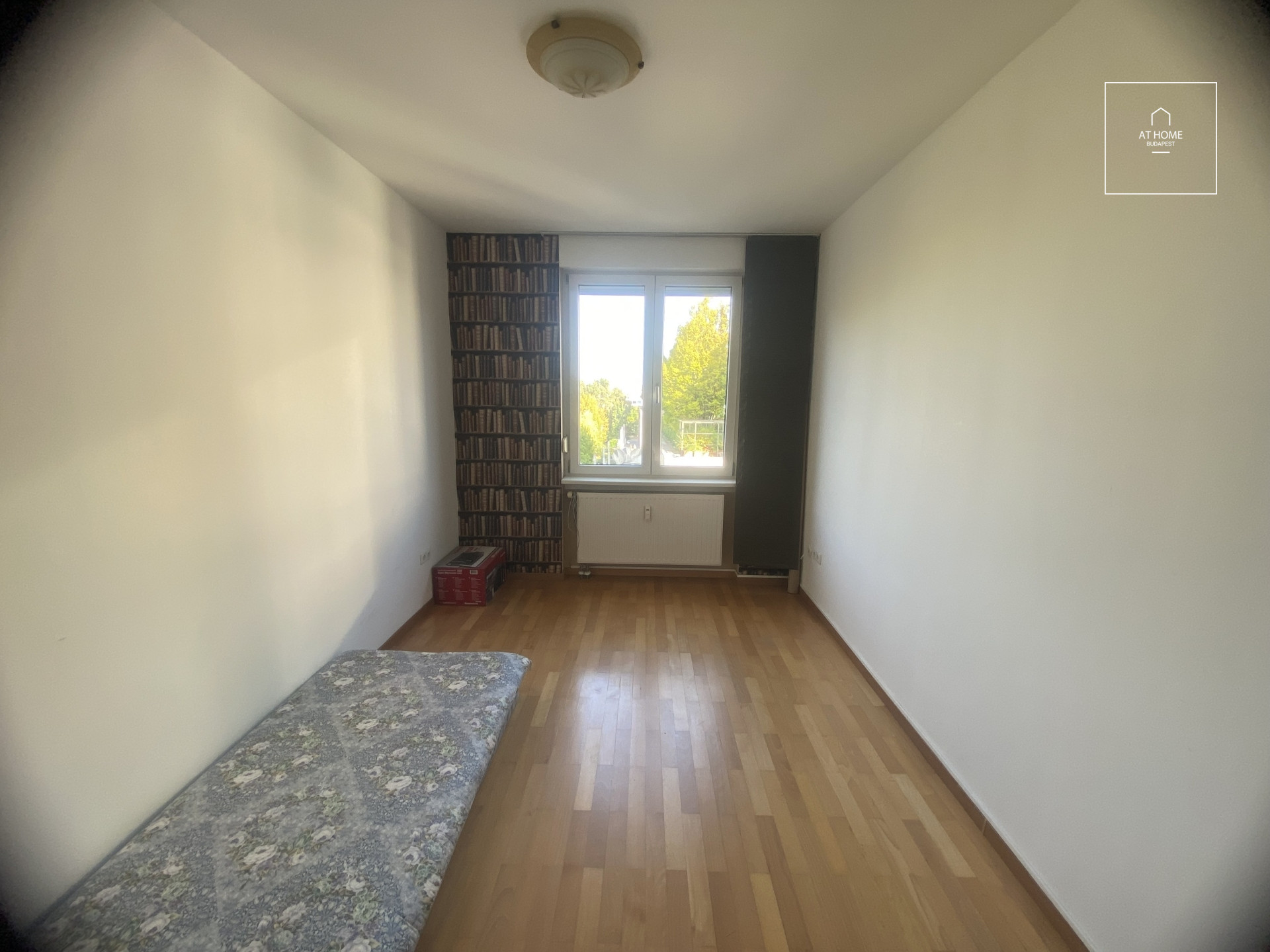 Budapest XII. district, Németvölgy, 3 bedrooms apartment with balcony for rent.