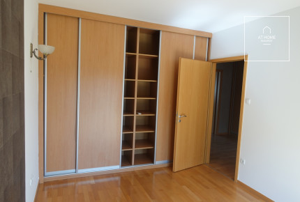 Budapest XII. district, Németvölgy, 3 bedrooms apartment with balcony for rent.