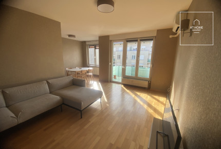 Budapest XII. district, Németvölgy, 3 bedrooms apartment with balcony for rent.