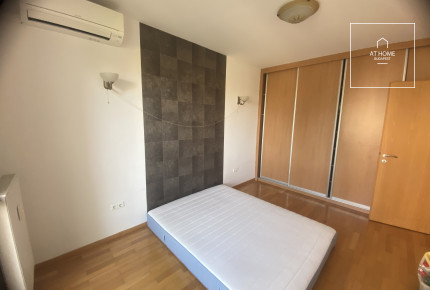 Budapest XII. district, Németvölgy, 3 bedrooms apartment with balcony for rent.