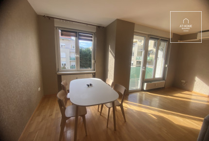 Budapest XII. district, Németvölgy, 3 bedrooms apartment with balcony for rent.