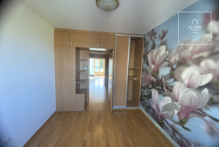 Budapest XII. district, Németvölgy, 3 bedrooms apartment with balcony for rent.