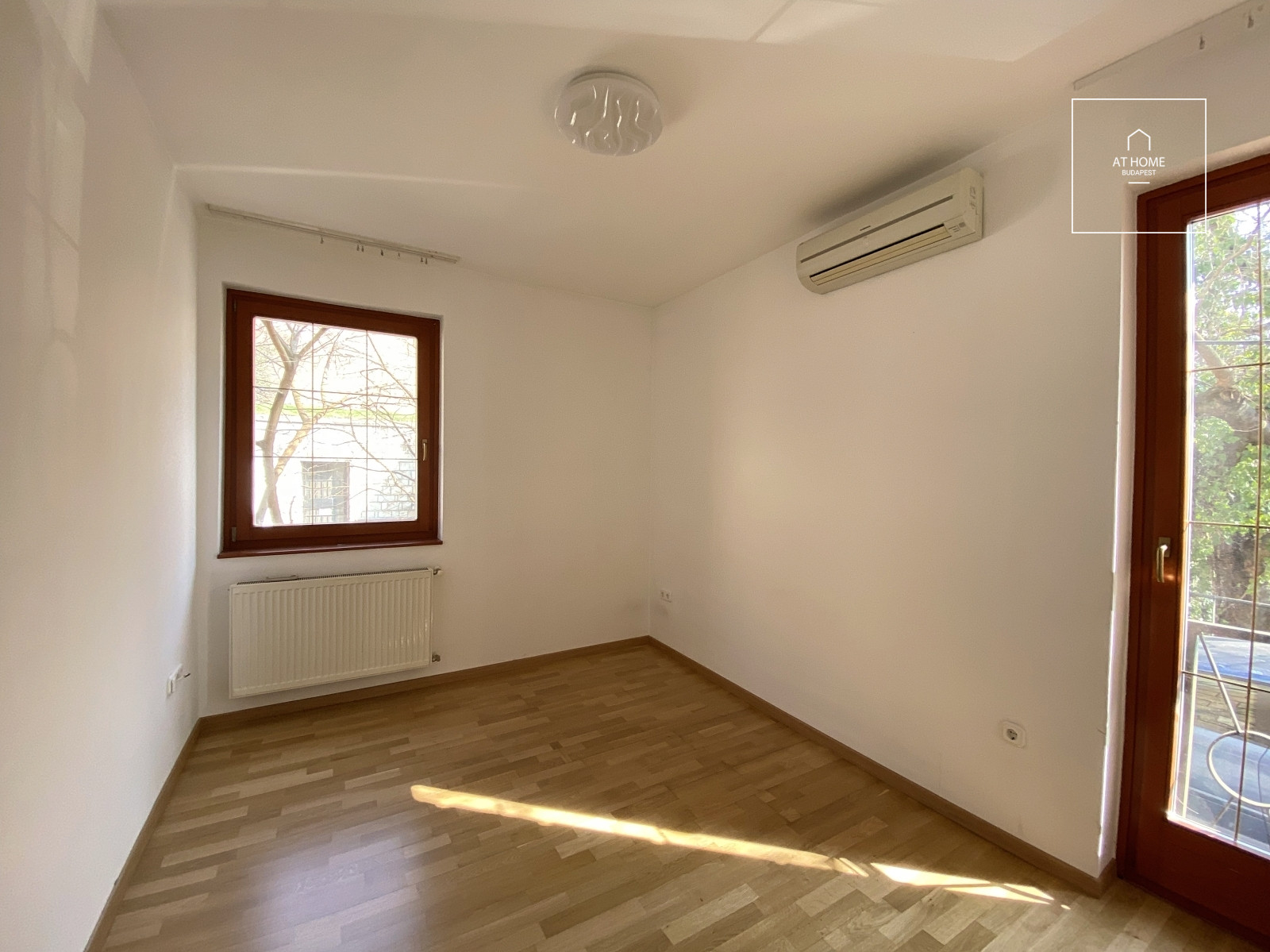 Ground-floor, 82 sqm, two-bedroom apartment with a spacious terrace in Budapest’s 1st district