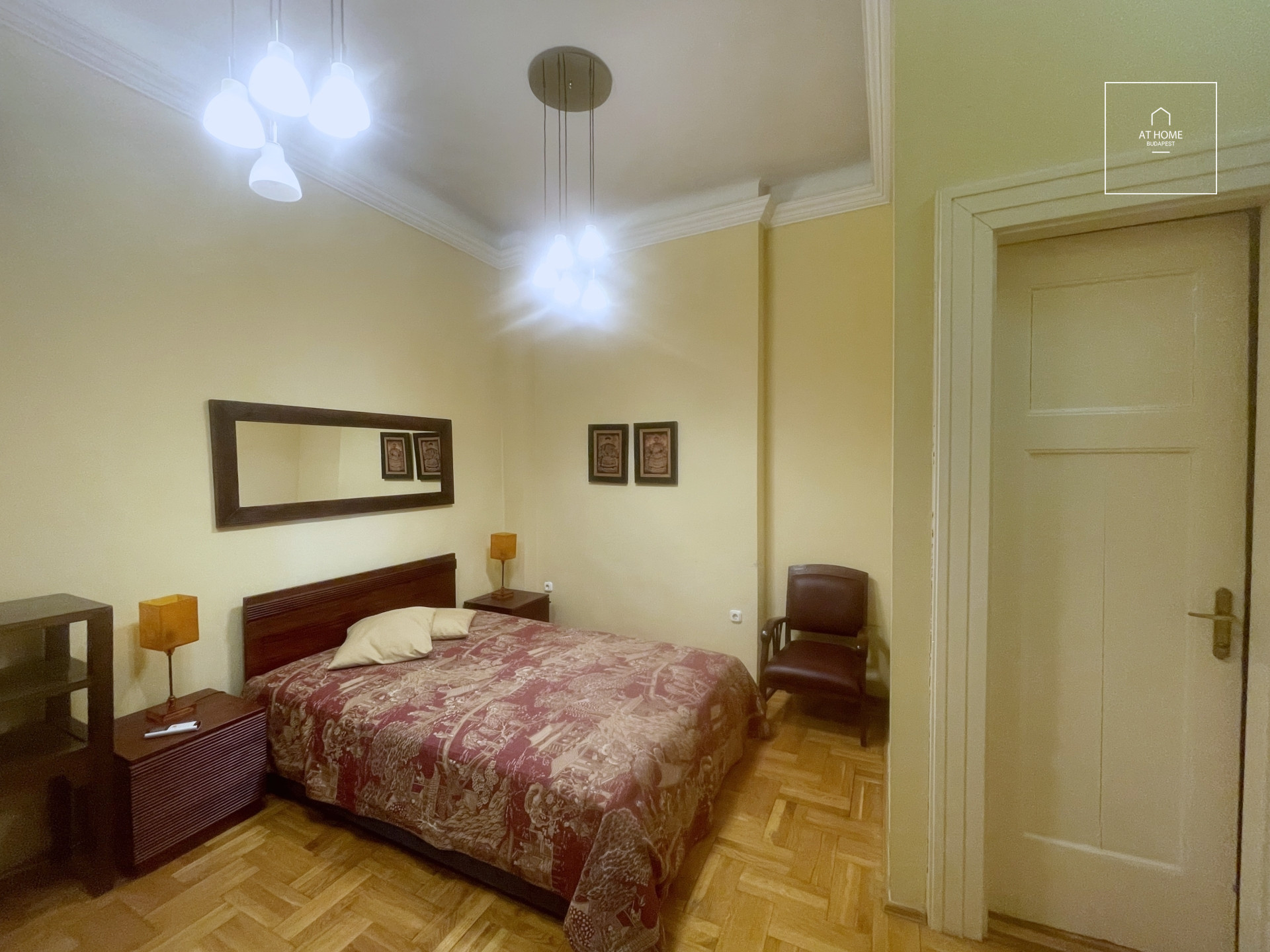 2-bedroom, renovated apartment in District V, Downtown Budapest