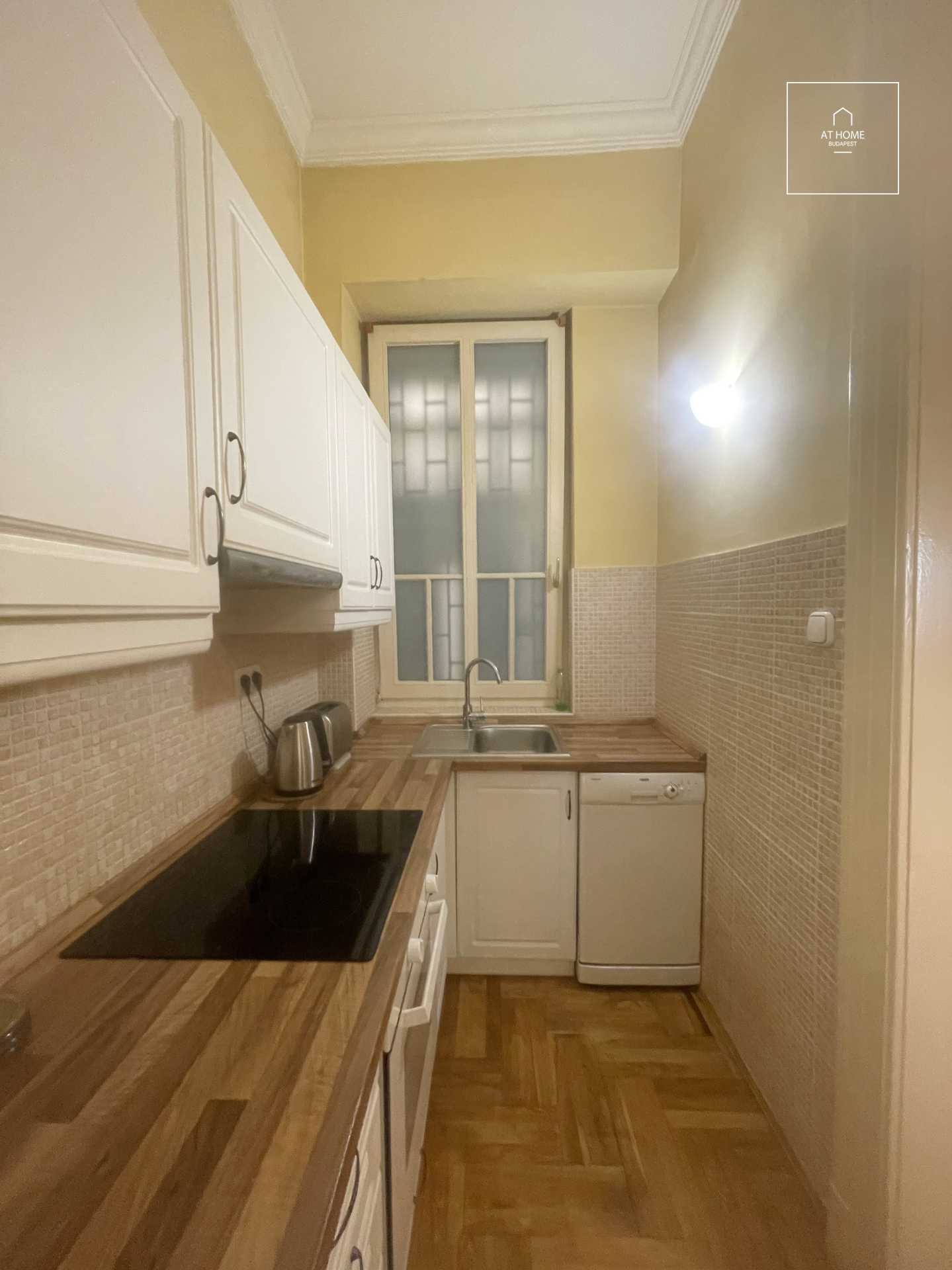 2-bedroom, renovated apartment in District V, Downtown Budapest