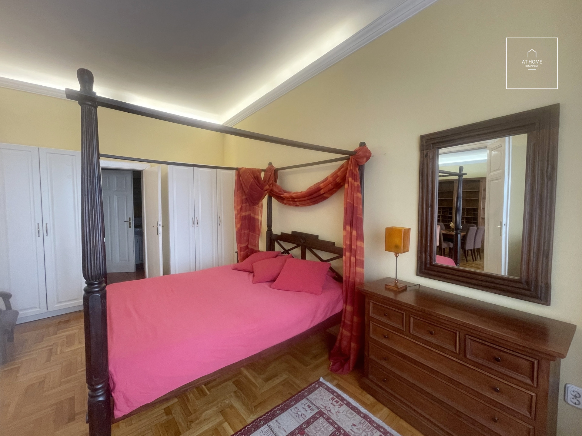 2-bedroom, renovated apartment in District V, Downtown Budapest