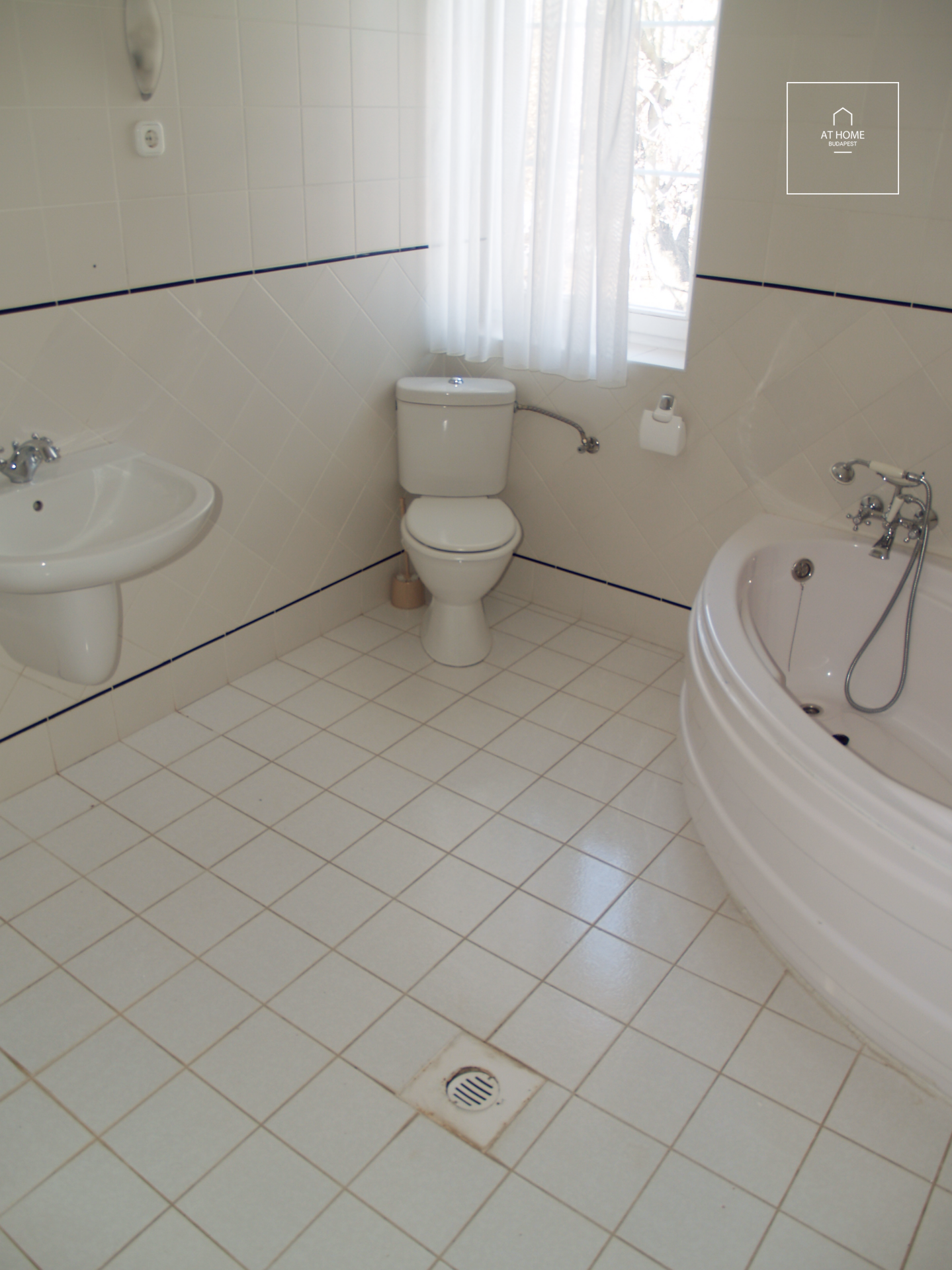 Lélegzetelállító villa kiadó  II/A. kerület, Remetekertváros