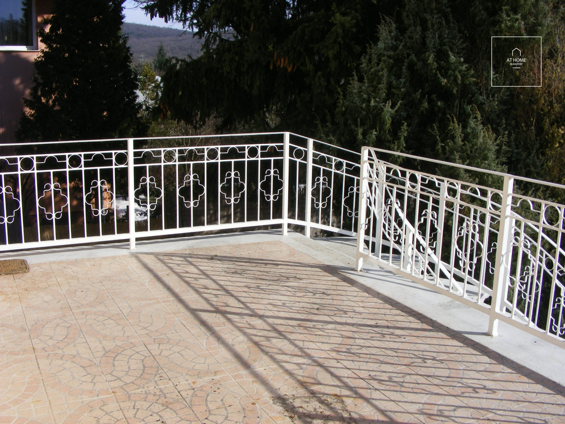 Lélegzetelállító villa kiadó  II/A. kerület, Remetekertváros