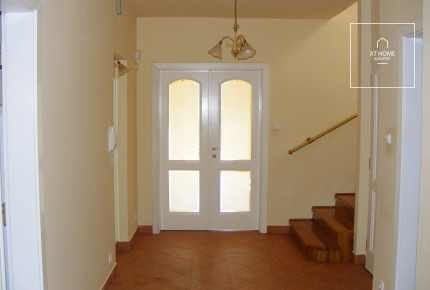 Lélegzetelállító villa kiadó  II/A. kerület, Remetekertváros