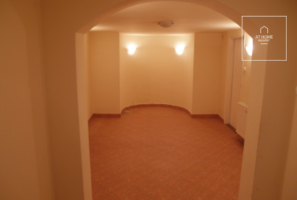 Lélegzetelállító villa kiadó  II/A. kerület, Remetekertváros