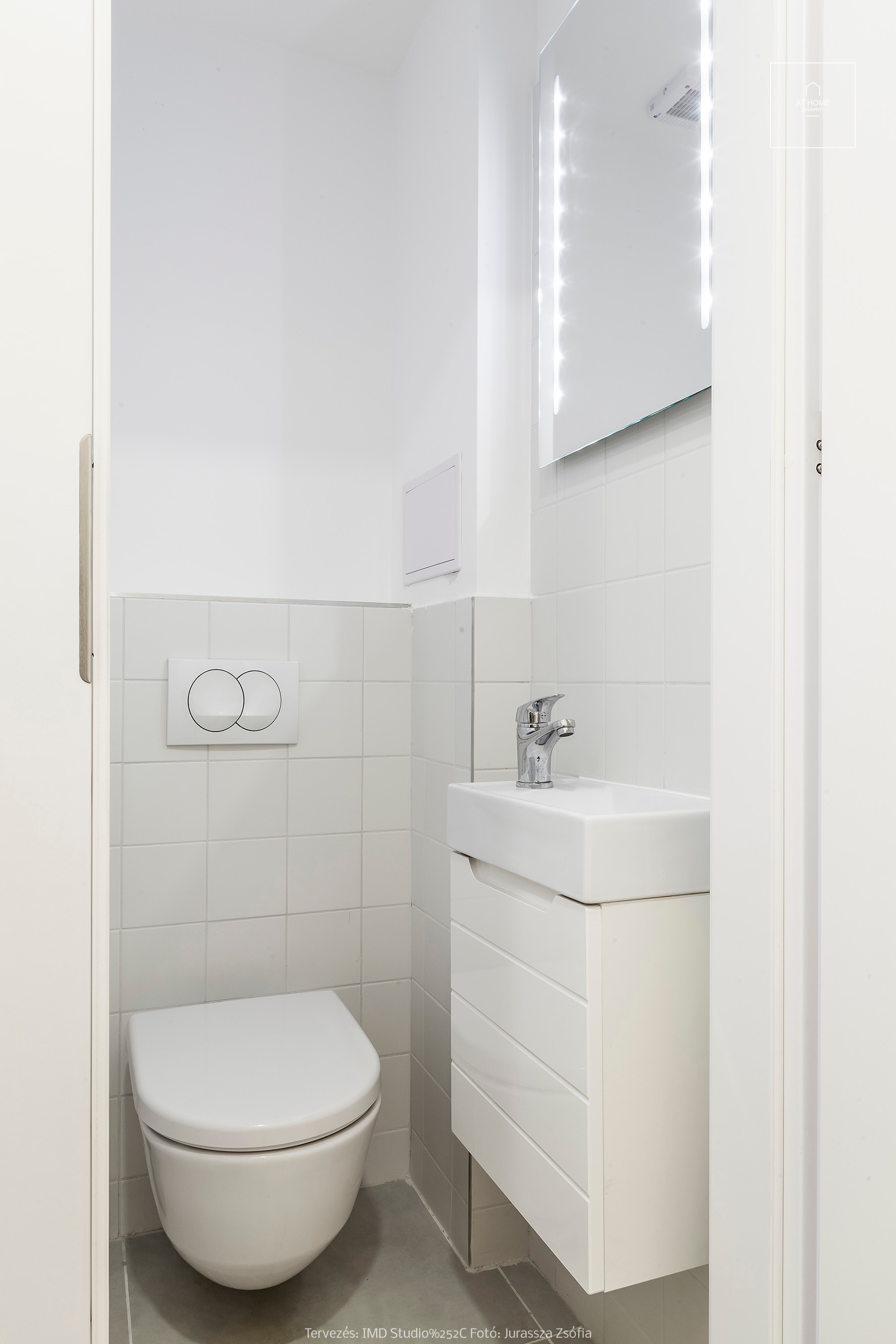 2 hálószobás, frissen felújított és bútorozott penthouse luxuslakás, városi panorámával, bérbe adó a VII. kerületben