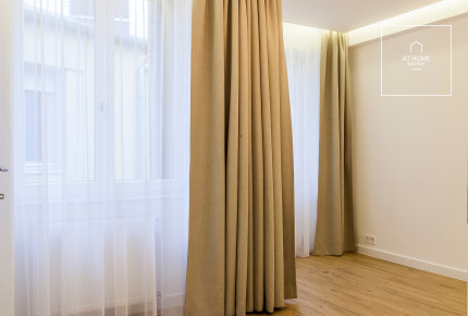 2 bedroom newly renovated and furnished, luxury apartment for rent in the 7th district of Budapest with a big 74sqm corner terrace and fantastic city view.