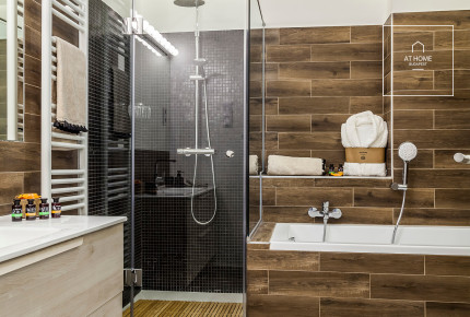 2 bedroom newly renovated and furnished, luxury apartment for rent in the 7th district of Budapest with a big 74sqm corner terrace and fantastic city view.