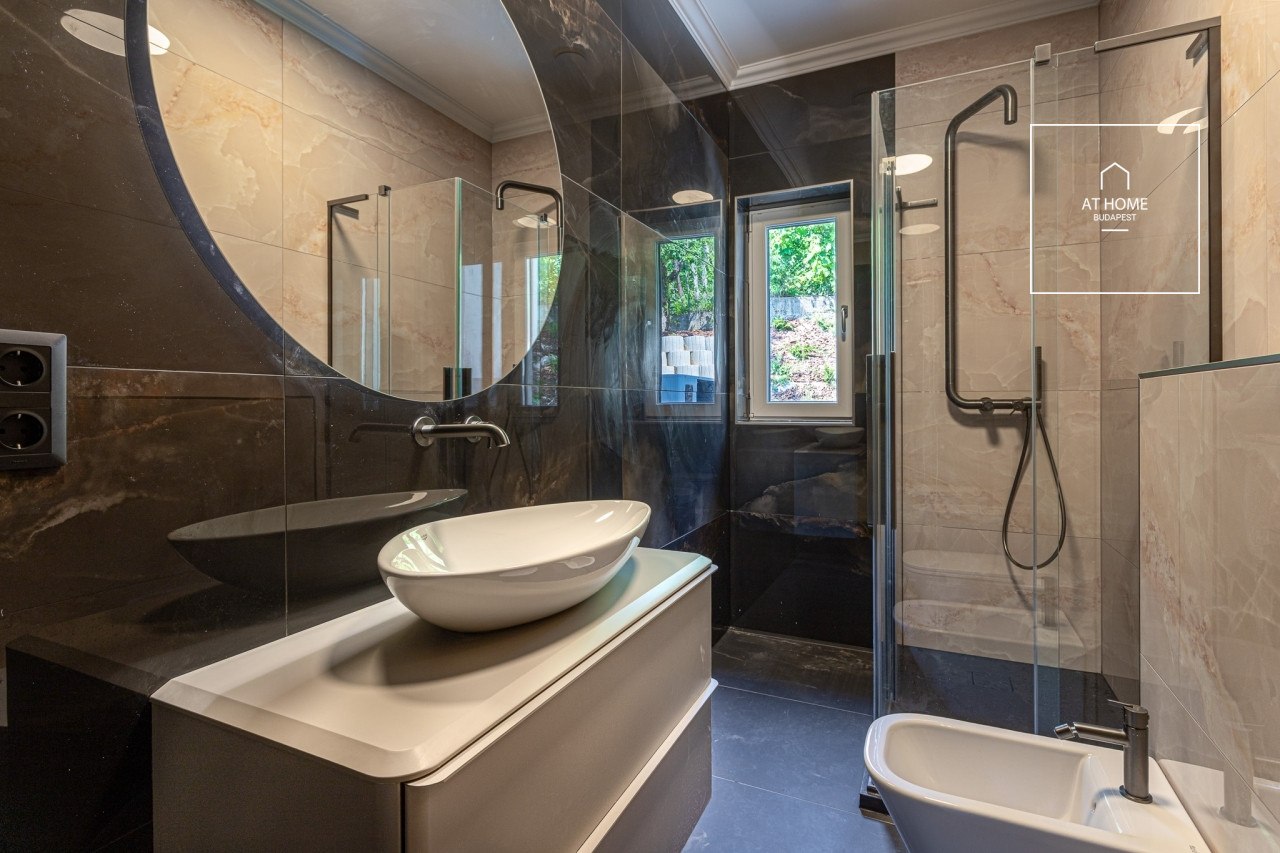 Newly Built 220 sqm Semi-Detached House with Energy-Efficient Technology in District III, Aranyhegy