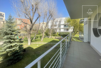 Bauhaus-style 2-bedroom apartment for sale in District XI, Sasad