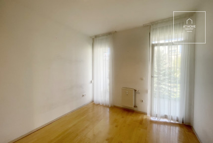 Bauhaus-style 2-bedroom apartment for sale in District XI, Sasad