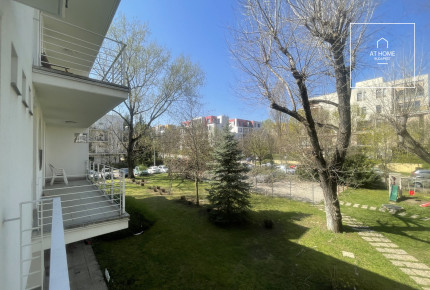 Bauhaus-style 2-bedroom apartment for sale in District XI, Sasad