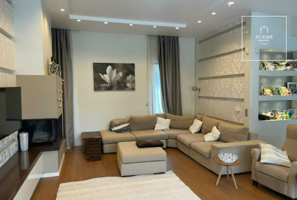 Suburban Luxury in Táborhegy – 5-Bedroom, 320 sqm Family Home
