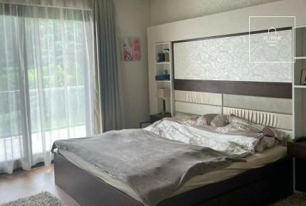 Suburban Luxury in Táborhegy – 5-Bedroom, 320 sqm Family Home