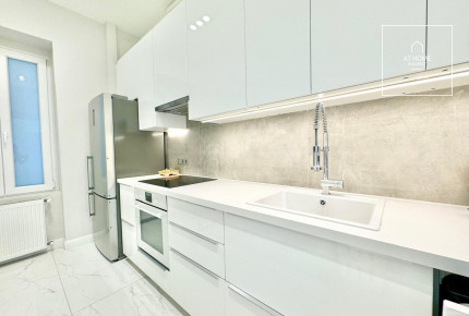 Premium refurbished one-bedroom apartment for rent in the 6th district of Budapest, Terézváros