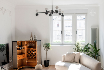 Exclusive Renovated 70 sqm One-Bedroom Apartment in District V, Lipótváros