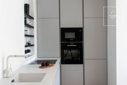 Exclusive Renovated 70 sqm One-Bedroom Apartment in District V, Lipótváros