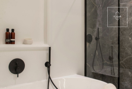 Exclusive Renovated 70 sqm One-Bedroom Apartment in District V, Lipótváros