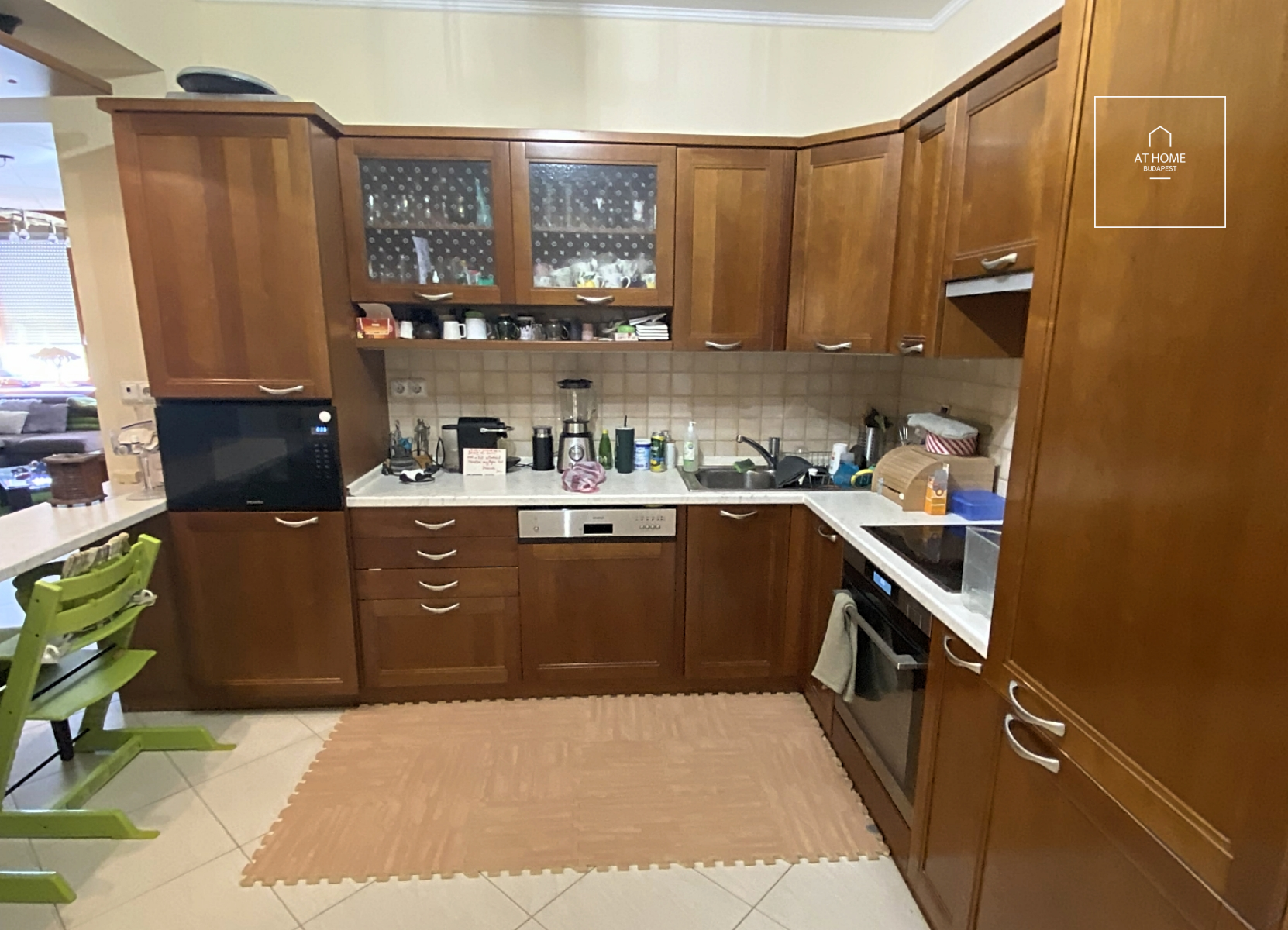 Panorámás 3 hálószobás lakóparki lakás terasszal a XII. kerületben, Kuruclesen