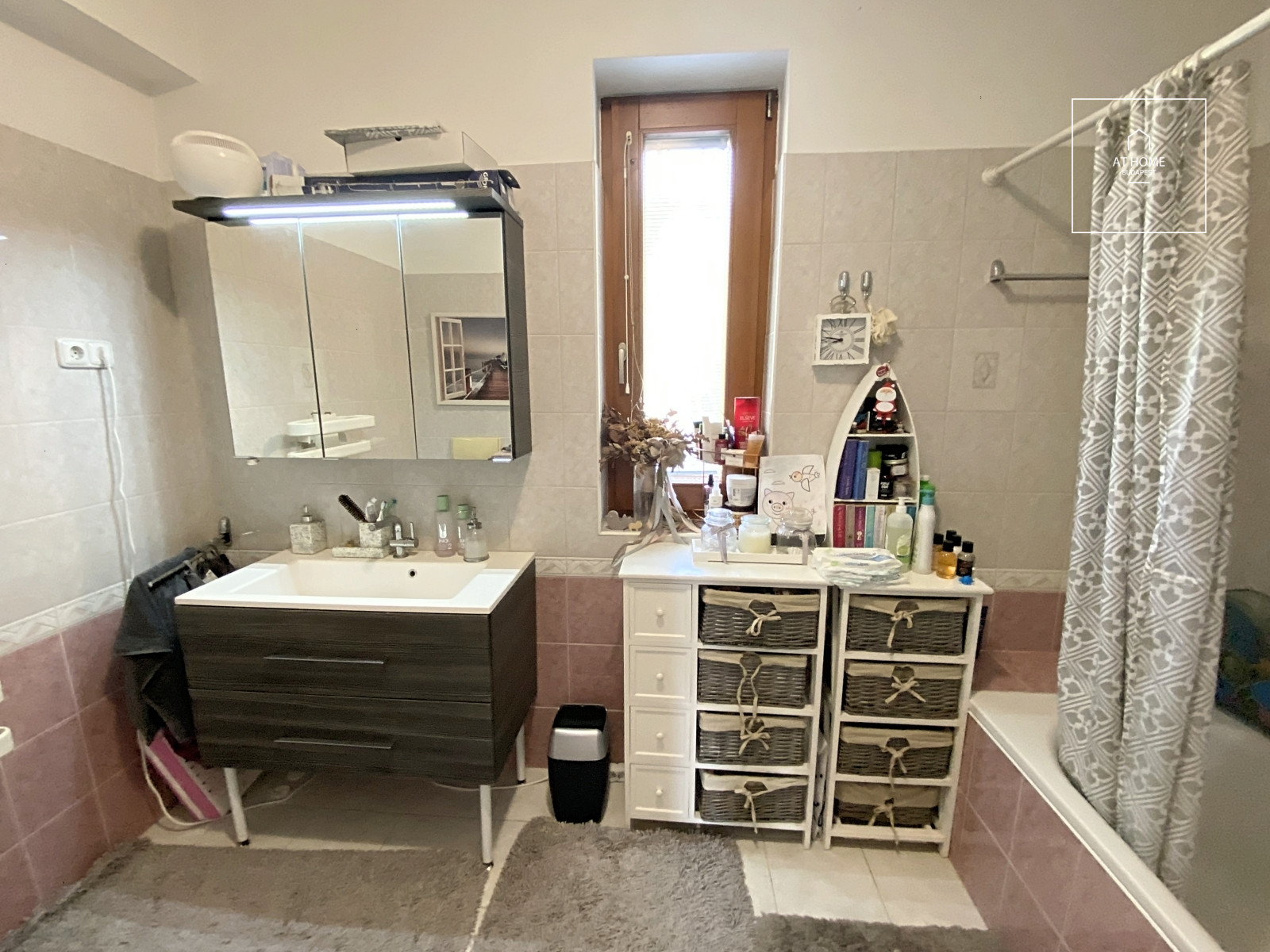 Panorámás 3 hálószobás lakóparki lakás terasszal a XII. kerületben, Kuruclesen