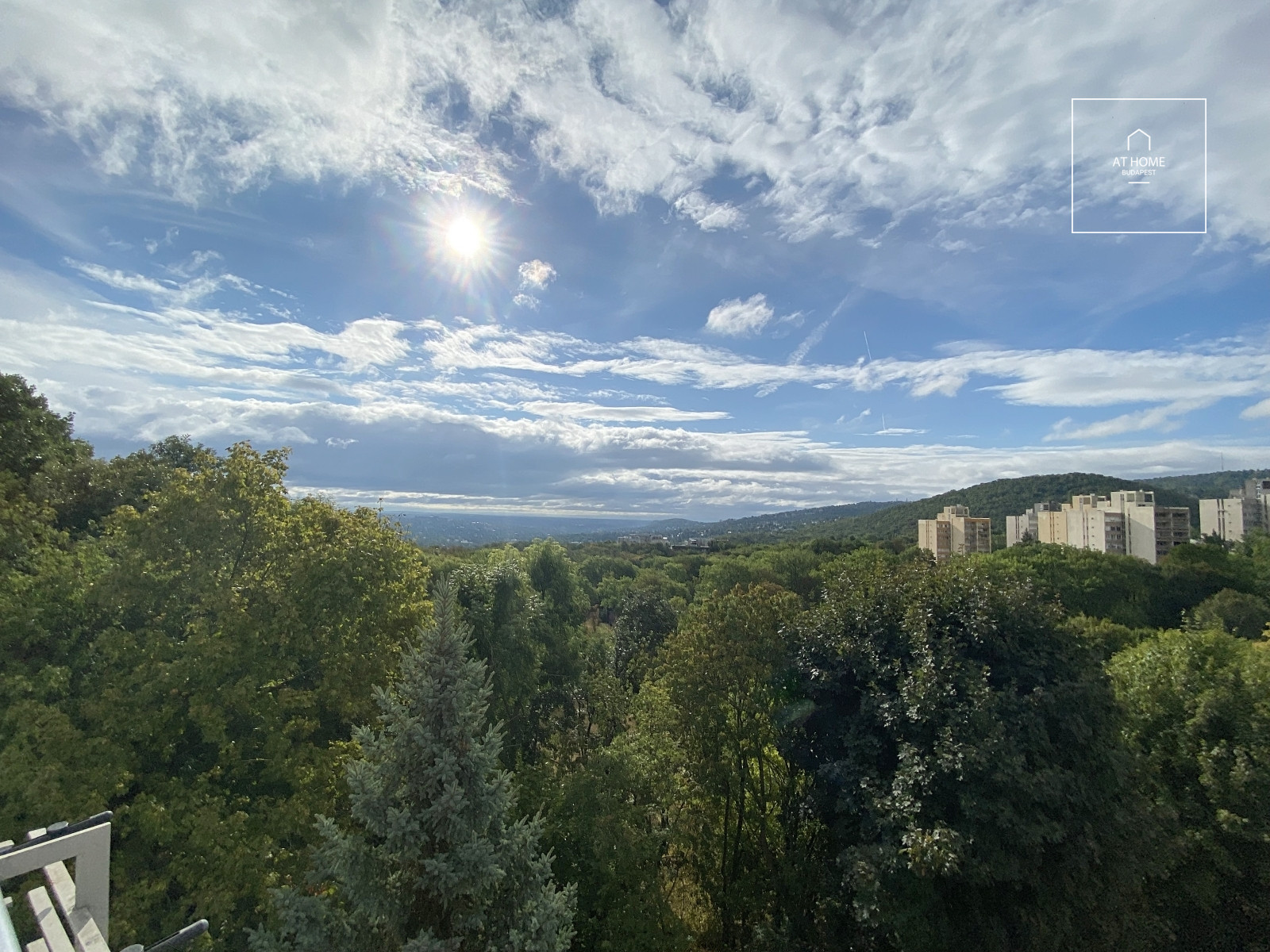 Panorámás 3 hálószobás lakóparki lakás terasszal a XII. kerületben, Kuruclesen