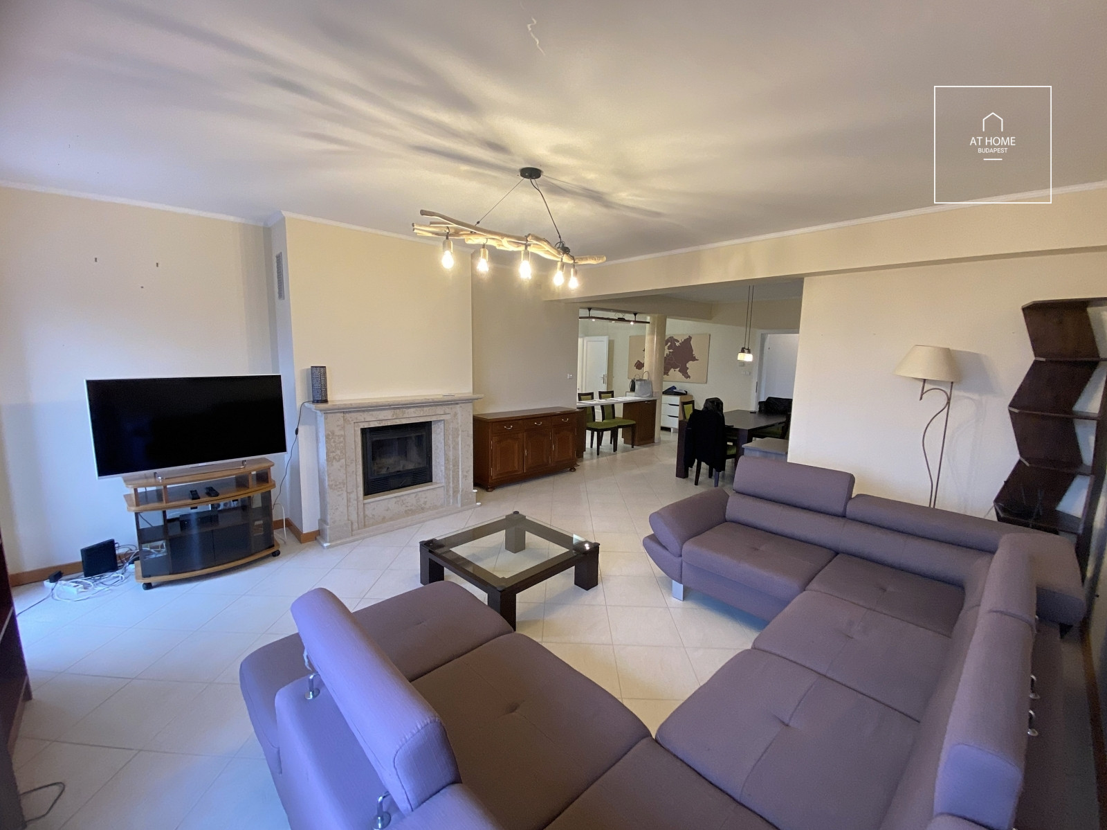 Panoramic three-bedroom apartment with terrace in a residential complex in District II, Kurucles