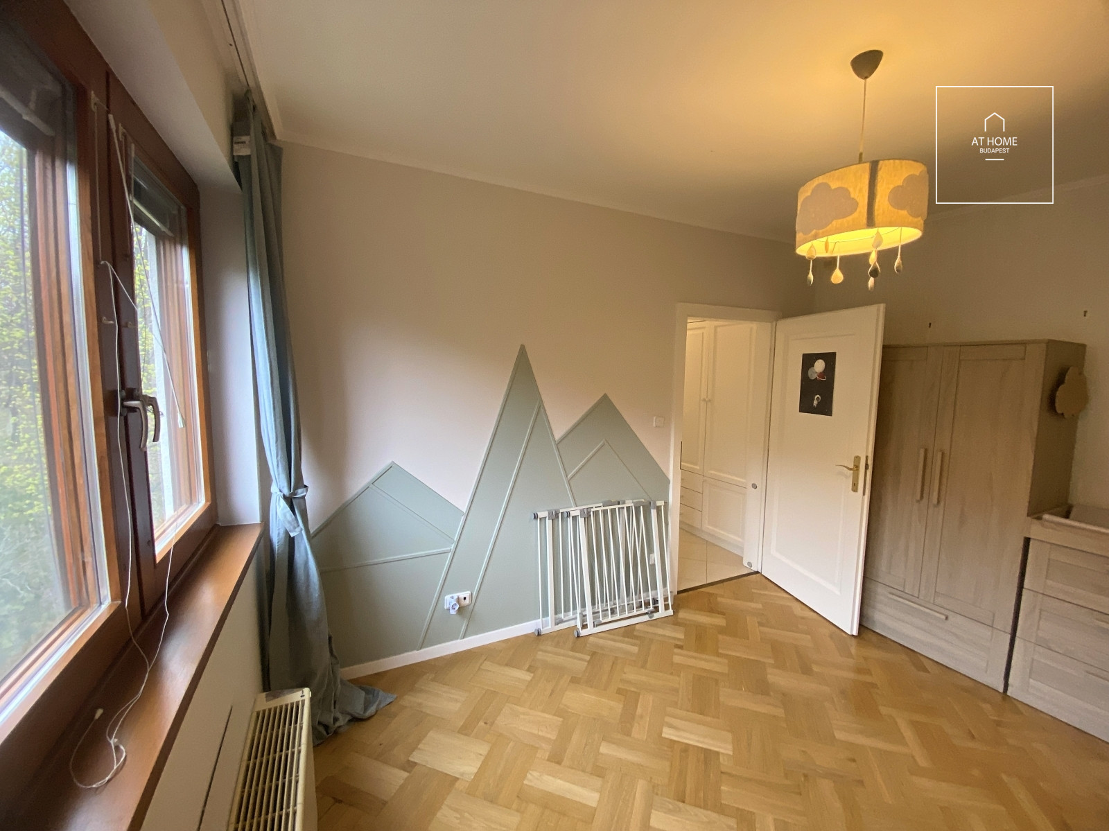 Panorámás 3 hálószobás lakóparki lakás terasszal a XII. kerületben, Kuruclesen