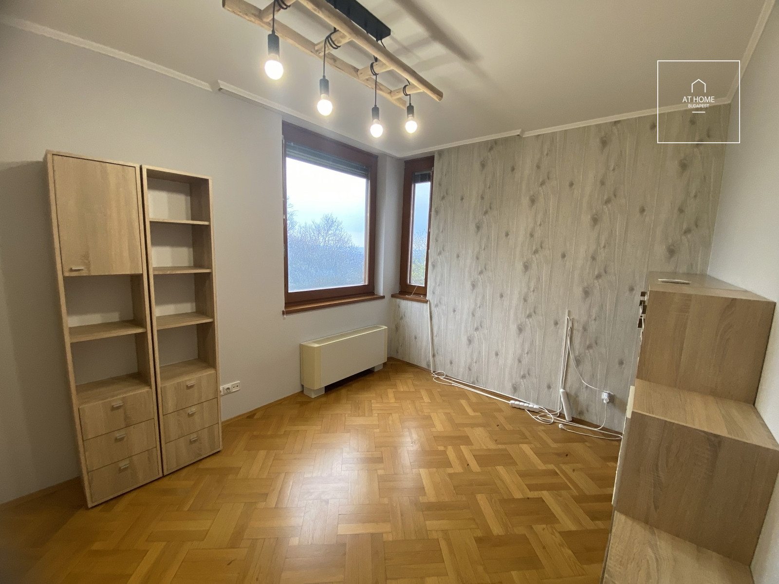 Panoramic three-bedroom apartment with terrace in a residential complex in District II, Kurucles