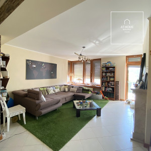 Panoramic three-bedroom apartment with terrace in a residential complex in District II, Kurucles