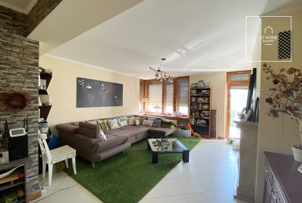 Panoramic three-bedroom apartment with terrace in a residential complex in District II, Kurucles