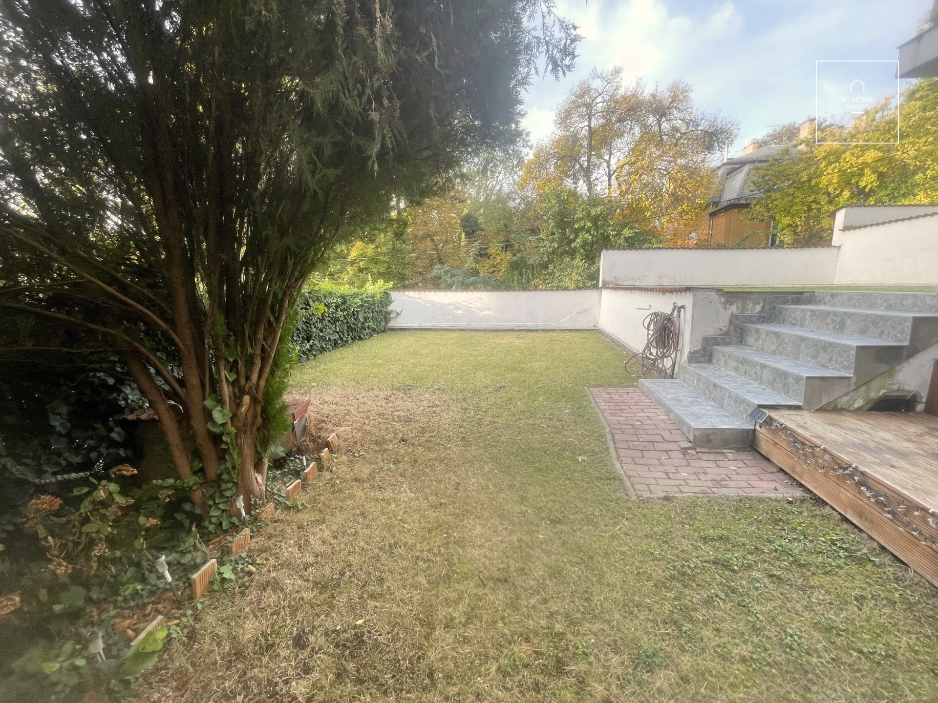 Panoramic house in Budapest, 2nd district, Rézmál.