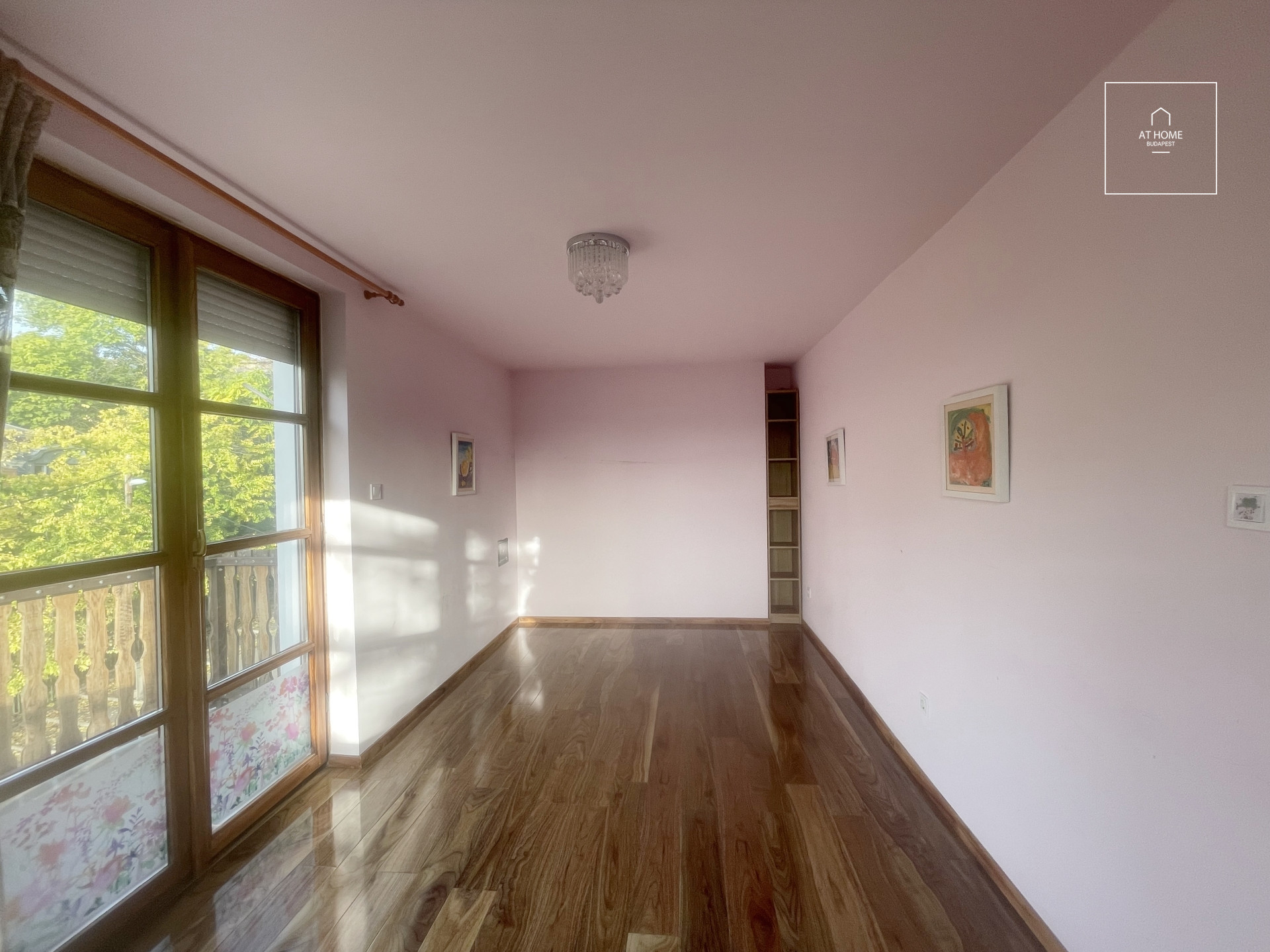 Panoramic house in Budapest, 2nd district, Rézmál.