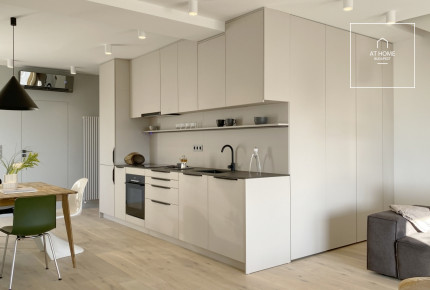 Renovated 110 sqm, 3-bedroom duplex apartment in Rózsadomb
