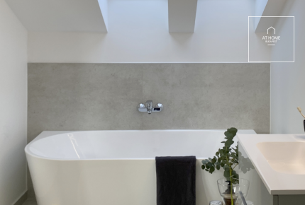 Renovated 110 sqm, 3-bedroom duplex apartment in Rózsadomb