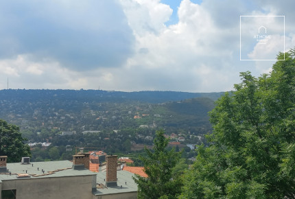 Renovated 110 sqm, 3-bedroom duplex apartment in Rózsadomb