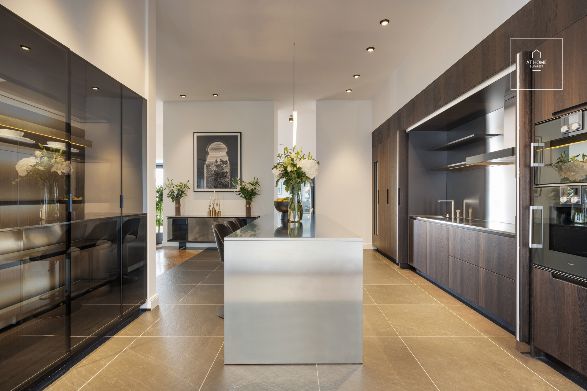 Panoramic 300 m² luxury penthouse with 3 bedrooms in Budapest’s 6th district