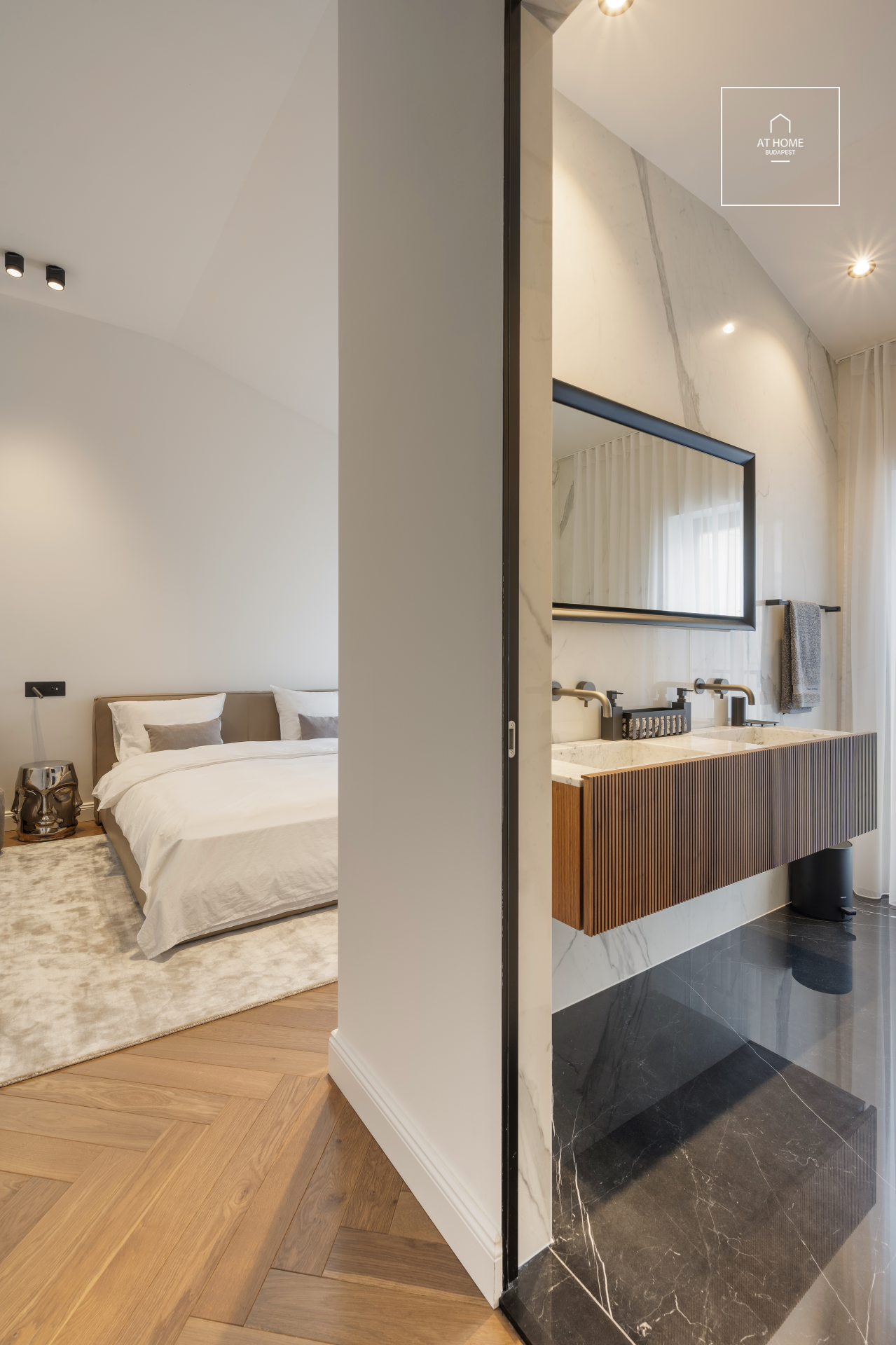 Panoramic 300 m² luxury penthouse with 3 bedrooms in Budapest’s 6th district