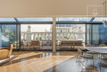 Panorámás 300 nm-es luxus penthouse lakás 3 hálószobával a VI. kerületben